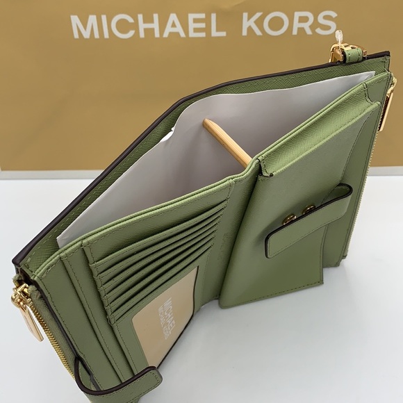 MICHAEL KORS LARGE DOUBLE ZIP WRISTLET WALLET LIGHT SAGE COLOR - Picture 7 of 13